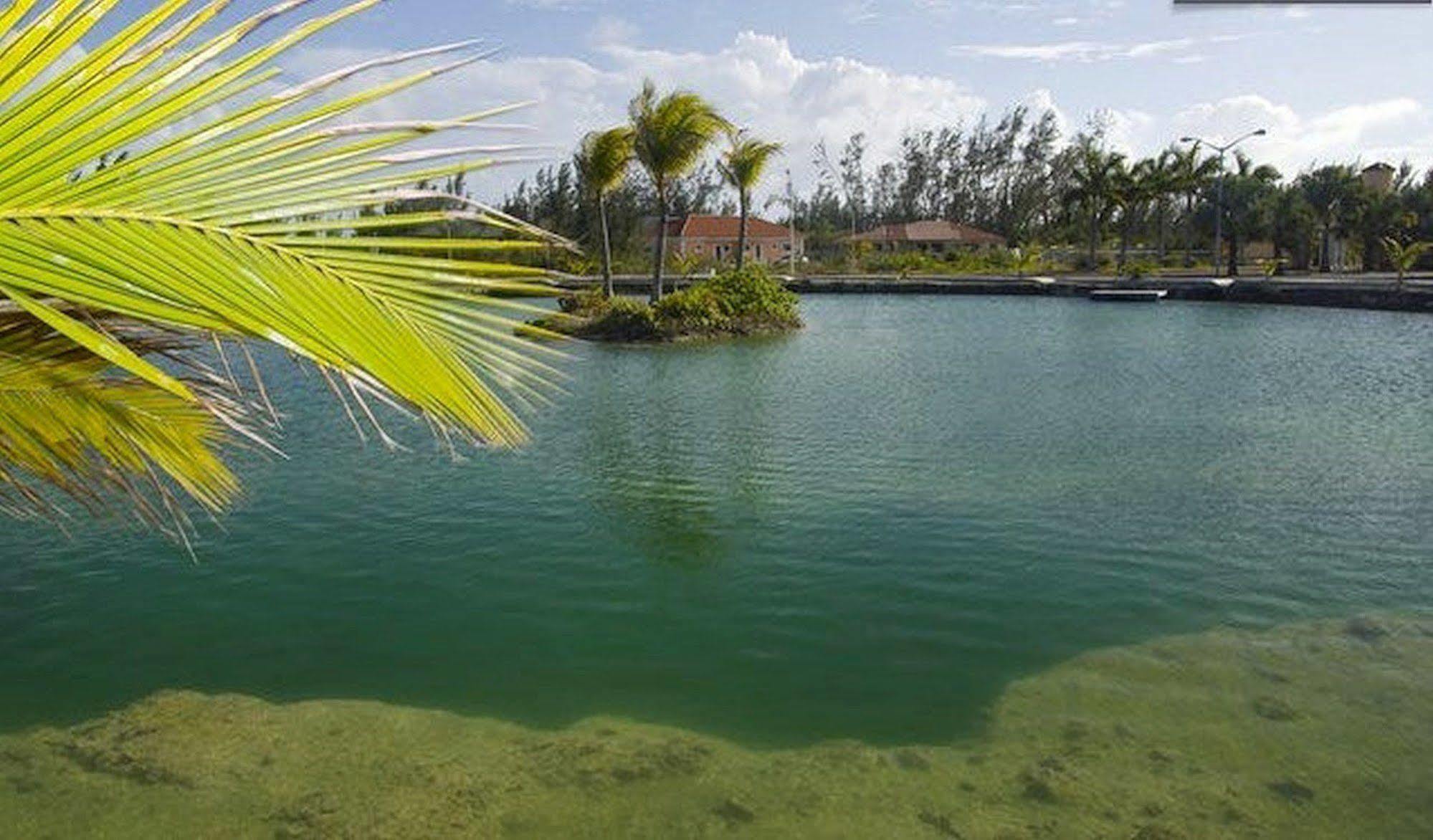 Taste Of Paradise Coral Harbour Buitenkant foto